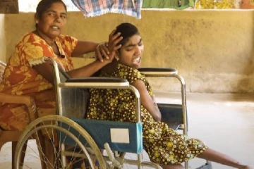 துயரில் இருந்து மீள முடியாது இரண்டு தசாப்தங்களாக வலியோடு வாழும் பெண் - உதவ யாருமின்றி தவிக்கும் அவலம்