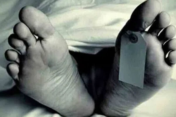 தலைக்கவசத்தால் தாக்கப்பட்ட நிலையில் நபர் உயிரிழப்பு | Person Fatally Struck By Helmet