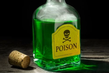 காதல் மோகத்தால் 13 பேரை விசம் வைத்து கொன்ற பெண்; பாகிஸ்தானில் அதிர்ச்சி!