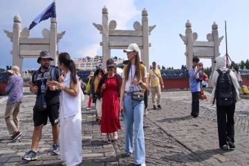 இனி விசா வேண்டாம் - 76 நாடுகளுக்கு அனுமதி வழங்கிய நாடு!