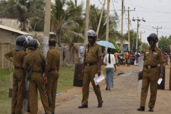 யாழில் முக்கிய திருடன் பொலிஸாரிடம் சிக்கினர்! | Police Arrest The Thief In Jaffna Jewelry Recovery