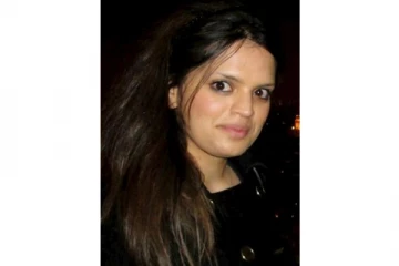 சிறிது நேரத்தில் தான் கணவனால் கொல்லப்படப்போவது தெரியாமல் இளம் மனைவி செய்த செயல்...