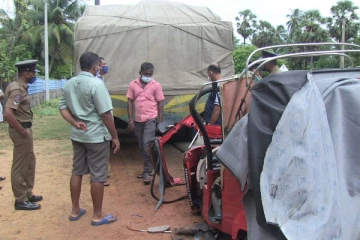 யாழ். நோக்கி பயணித்த முச்சக்கரவண்டி விபத்து - ஒருவர் பலி: மூவர் வைத்தியசாலையில்