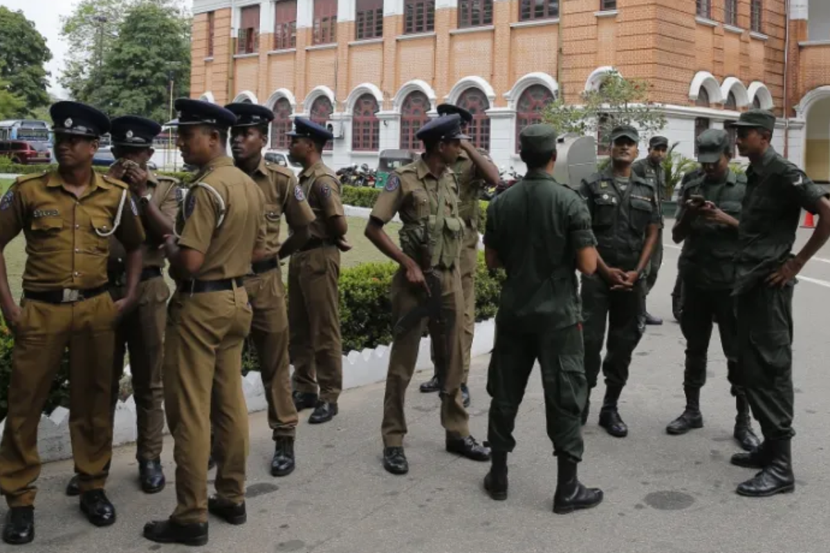 கந்தளாய் குளத்துப்பகுதியில் சட்டவிரோத மதுபான உற்பத்தி நிலையம் முற்றுகை | Illegal Liquor Production Siege Kandhalai Pond