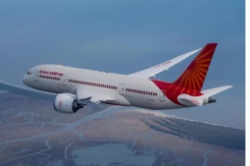 லண்டனில் இருந்து புறப்பட்ட விமானம்! கருங்கடலுக்கு மேலே பறந்த போது குழந்தை பெற்றெடுத்த 7 மாத கர்ப்பிணி பெண்