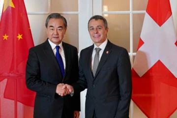 இலங்கைக்கு படையெடுக்கும் வெளிநாட்டு பிரபுக்கள்