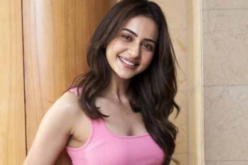 படு கிளாமர் போட்டோ ஷுட் நடத்தியுள்ள நடிகை ரகுல் பரீத் சிங்