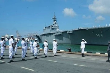 ஜப்பான் கப்பல்களை வரவேற்ற இலங்கை கடற்படையினர்