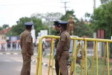 வர்த்தகர் ஒருவரிடம் கப்பம் பெற முயன்ற மூவர் கைது