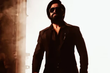 KGF 2 படத்தை திரையரங்கில் பார்த்த தமிழ் சினிமாவின் உச்ச நட்சத்திரம் ! அதுவும் யாருடன் தெரியுமா?