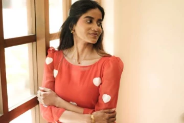 பிக்பாஸ் சீசன் 9 நிகழ்ச்சியில் இருந்து வெளியேறிய ஆதிரை.. சில கூல் ஸ்டில்ஸ்!