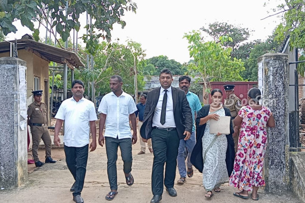 வாழைச்சேனையில் அகற்றப்பட்ட தொல்பொருள் திணைக்கள பதாகை.. ஒத்திவைக்கப்பட்டுள்ள வழக்கு | Archaeological Department Banner Valaichchenai வாழைச்சேனையில் அகற்றப்பட்ட தொல்பொருள் திணைக்கள பதாகை.. ஒத்திவைக்கப்பட்டுள்ள வழக்கு | Archaeological Department Banner Valaichchenai