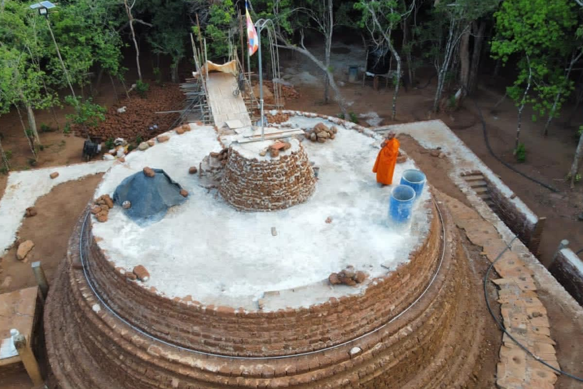 குருந்தூர் மலையில் சட்டவிரோதமாக அமைக்கப்பட்ட விகாரைக்கு பொலிஸ் பாதுகாப்பு கோரியுள்ள தேரர் | Protection Illegally Constructed Temple Kurundur