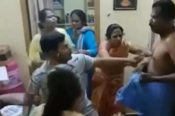 கள்ளக்காதலியுடன் இருந்த இன்ஸ்பெக்டர்; இரகசியமாக கண்டுபிடித்த முதல் மனைவி!