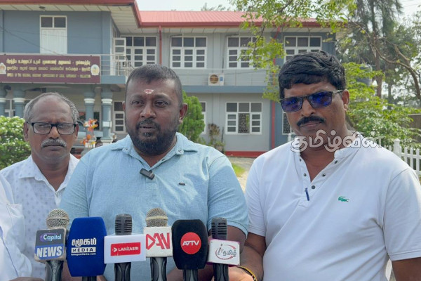 கரைதுறைப்பற்று பிரதேச சபை அமர்வில் வன்முறையில் ஈடுபட்ட உறுப்பினருக்கு எதிராக மனு கையளிப்பு | Karaithuraipattu Pradeshiya Sabha Petition