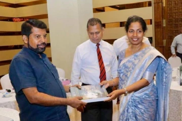 ''සංකීර්ණ නීති බාධක ඉවත් කරනවා '' ඇමති චන්දන කියයි