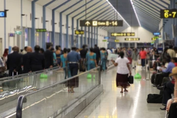 வெளிநாட்டிலிருந்து இலங்கை வந்தவர் அதிகாலையில் அதிரடி கைது