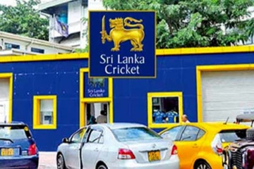 ඕස්ට්‍රේලියා තරඟ සංචිතයට තෝරාගත් ක්‍රීඩකයෙකු සහ කාර්යමණ්ඩල සහයකයෙකුට කොවිඩ්