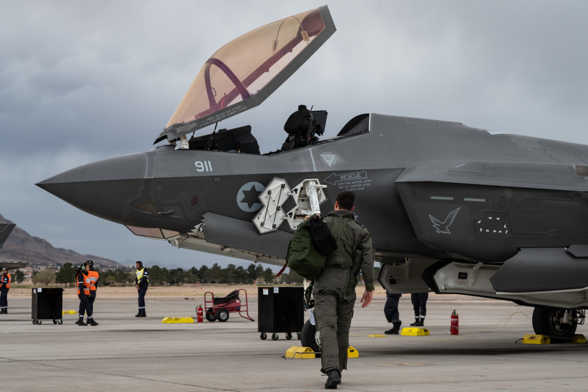 அதிரடி காட்டும் இஸ்ரேலிய வான்படை! ஒரே நாளில் ஈரானின் 170 முக்கிய இலக்குகள் சிதைப்பு | Us Israel Strikes 170 Iran Targets 400 Munitions அதிரடி காட்டும் இஸ்ரேலிய வான்படை! ஒரே நாளில் ஈரானின் 170 முக்கிய இலக்குகள் சிதைப்பு | Us Israel Strikes 170 Iran Targets 400 Munitions