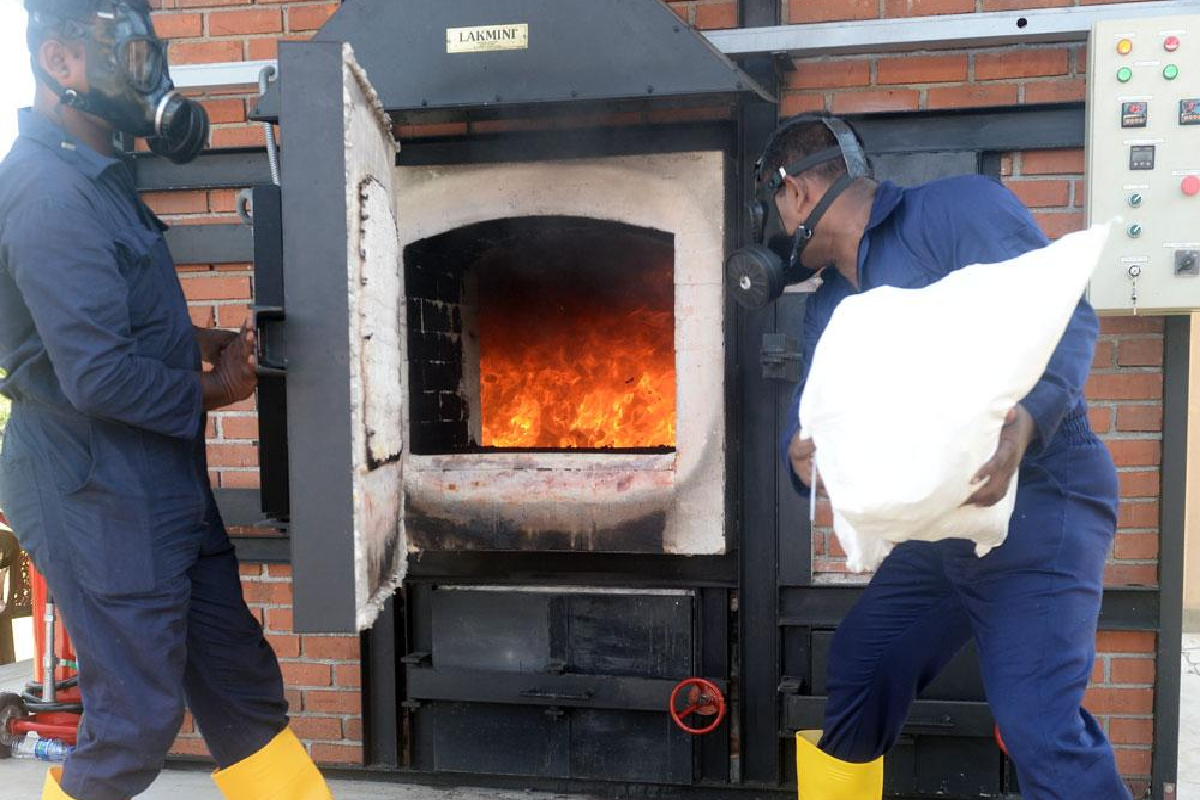 தமிழர் பகுதியொன்றில் தீயிட்டு அழிக்கப்படவுள்ள பெருந்தொகை ஆபத்தான பொருட்கள் | Large Stock Of Hazardous Materials To Be Burned