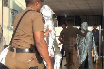 මම දෙන්නටම එක ගානේ තිබ්බා.. තුන්වෙනි එක ගහද්දි මගේ වෙපන් එක හිර වුණා..වෙඩික්කරුගෙන් ඇඟ හිරි වැටෙන පාපොච්චාරණයක්