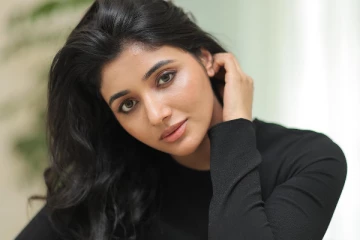 ஜெயிலர் பட நடிகை மிர்னா மேனன் அழகிய ஸ்டில்கள்