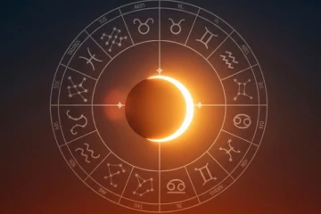 2026-ல் நடக்கும் முதல் சூரிய கிரகணம்.. கவனமாக இருக்க வேண்டிய ராசிகள்