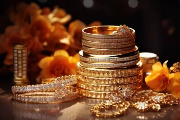 தங்கம் வாங்க காத்திருப்போருக்கு பேரிடி: இன்றைய தங்க நிலவரம்!