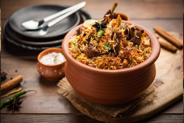 பிரியாணி சாப்பிட்ட பின்பு மறந்தும் இந்த உணவுகளை சாப்பிடாதீங்க! ரொம்பவே ஆபத்தாம் | Foods That Should Not Eat After Biriyani