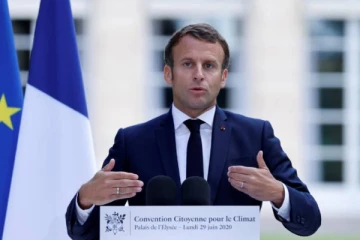 பிரான்சில் சகஜநிலைக்கு திரும்பி வரும் மக்கள்! முக்கிய இடங்களில் முகக்கவசம் கட்டாயமில்லை