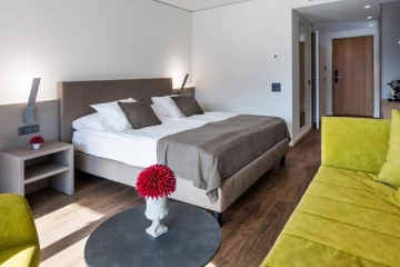 இலங்கையின்  ஹோட்டலில் மாணவியுடன் 2 நாட்கள் தங்கிய மாணவன்! பின்னர் அம்பலமான தகவல்