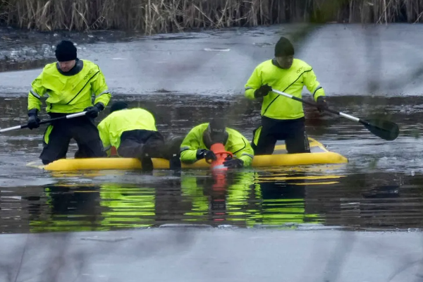 அமெரிக்காவில் உறைபனியில் சிக்கி இந்தியர்கள் மூவர் பலி | Three Indians Died In Freezing Weather In America