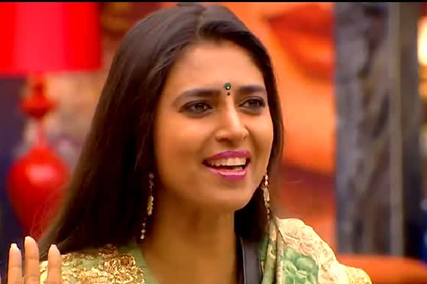 திருட்டு ரயிலில் வந்தாலும் அரியணையில் ஏற்றி அழகு பார்ப்போம் - சர்ச்சையை கிளப்பிய கஸ்தூரி | Comes On The Train Lets Beauty Throne Kasthuri திருட்டு ரயிலில் வந்தாலும் அரியணையில் ஏற்றி அழகு பார்ப்போம் - சர்ச்சையை கிளப்பிய கஸ்தூரி | Comes On The Train Lets Beauty Throne Kasthuri