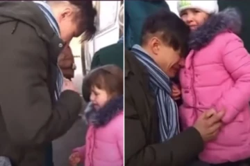 உக்ரைன் போரில் மகளை பாதுகாக்க போராடும் தந்தை - மனதை உருகவைக்கும் வீடியோ