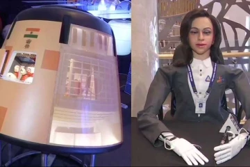 விண்வெளிக்குச் செல்லும் இந்திய வம்சாவளியினர்.! ஏற்பாடுகள் நிறைவு..,