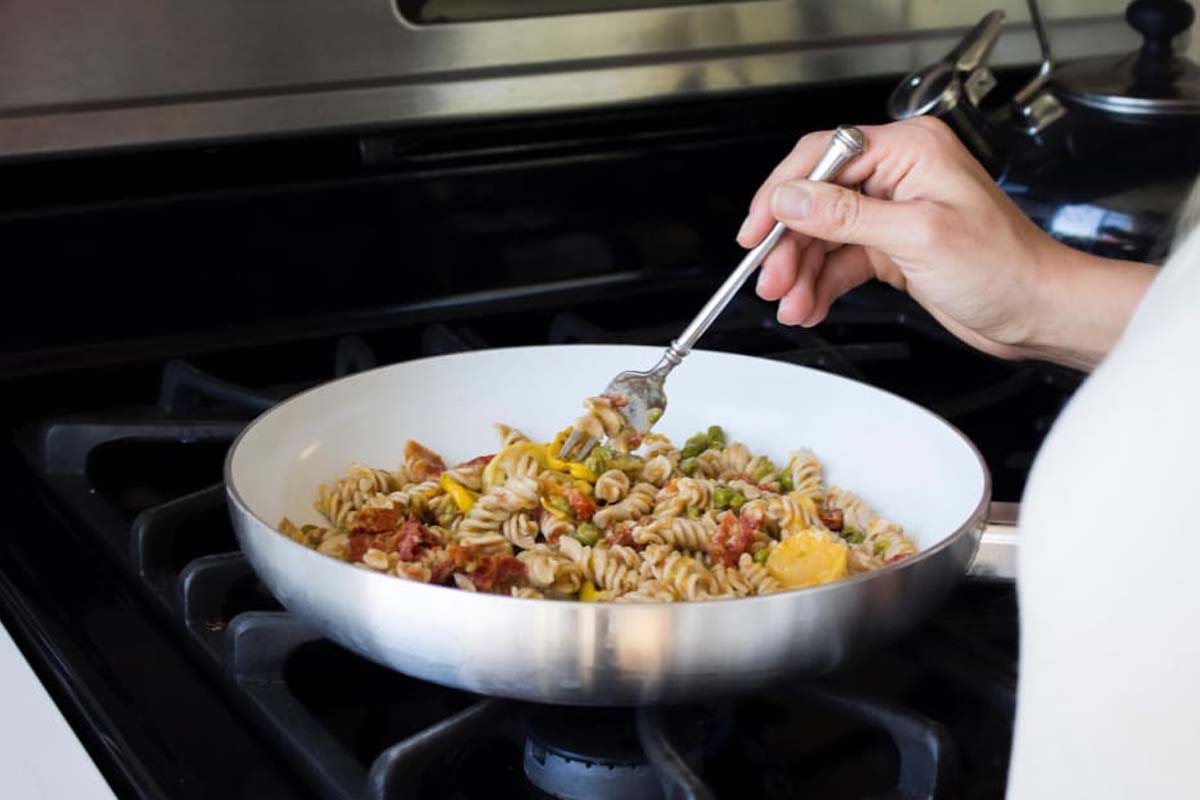 இந்த உணவுகளை மீண்டும் சூடு செய்து சாப்பிடாதீங்க... உயிருக்கே உலை வைக்குமாம் | These Food Don T Reheat Health Issue இந்த உணவுகளை மீண்டும் சூடு செய்து சாப்பிடாதீங்க... உயிருக்கே உலை வைக்குமாம் | These Food Don T Reheat Health Issue