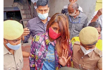 மகளை காணவில்லை - மீரா மிதுன் தாய் பரபரப்பு புகார்!