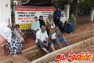 62ஆவது நாளாக தொடர் சத்தியாக்கிரக போராட்டத்தில் ஈடுபட்ட முத்துநகர் விவசாயிகள்