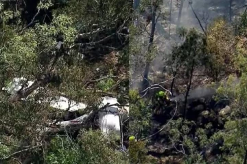 நடுவானில் நேருக்கு நேர் மோதிக்கொண்ட இரு விமானங்கள்... மூவர் உயிரிழப்பு!