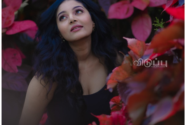 பிக்பாஸ் நடிகை சனம் செட்டியா இது!! இறுக்கமான ஆடையில் வெளியிட்ட கிளாமர் போட்டோஷூட்.. | Biggboss Actress Sanam Shetty Latest Photoshoot