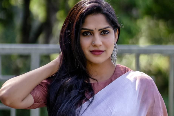மெகாஸ்டார் மகனுக்கு அம்மாவாக நடிக்க மறுத்த 33 வயது நடிகை.. யார் தெரியுமா | Swasika Rejected Ram Charan Movie