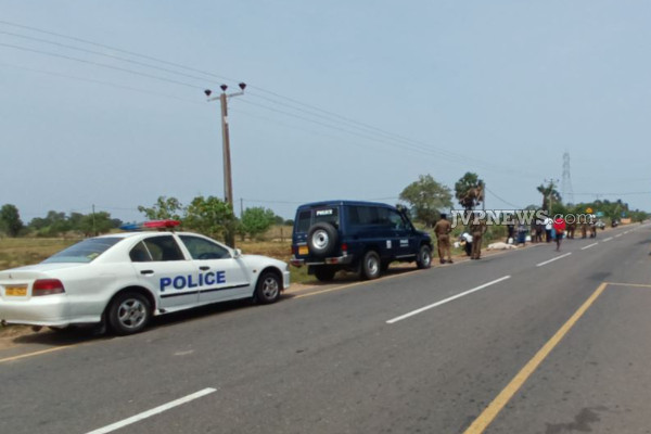 வட மாகாண பொலிஸ்மா அதிபரின் வாகனம் விபத்தில் சிக்கியது | Top Cop S Car Hits Cow In North Accident Occurs