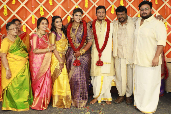 காதலுக்காக மொட்டை! இரு திருமணமே விவாகரத்தில் முடிந்து 3 குழந்தைக்கு தாயான நடிகையில் நிலை.. | Seetha Parthiban Love Secret Openup Bhagyaraj