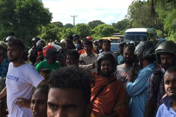 தமிழர் பகுதியை உலுக்கிய கோர விபத்து - உயிர் தப்பியோர் வழங்கிய திகில் வாக்குமூலம் | Jaffna Accent Death Details Vavuniya Accent தமிழர் பகுதியை உலுக்கிய கோர விபத்து - உயிர் தப்பியோர் வழங்கிய திகில் வாக்குமூலம் | Jaffna Accent Death Details Vavuniya Accent