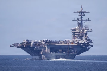 ஈரானின் அதிரடி தாக்குதல்.. அமெரிக்காவின் அதிசக்தி வாய்ந்த போர்க்கப்பலுக்கு வைக்கப்பட்ட குறி!