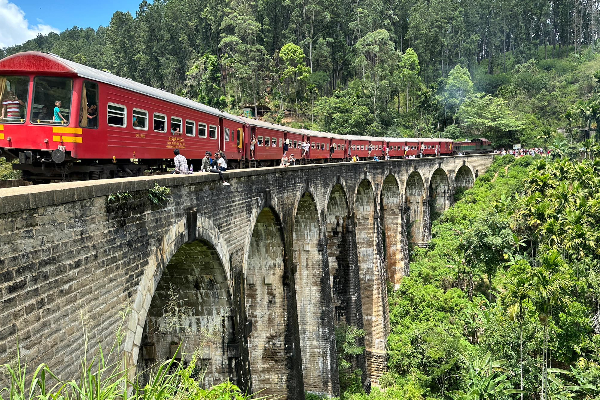 9 வளைவு பாலத்தை ஒளிர வைப்பதில் சிக்கல் | Issues In Lighting Up The Nine Arch Bridge
