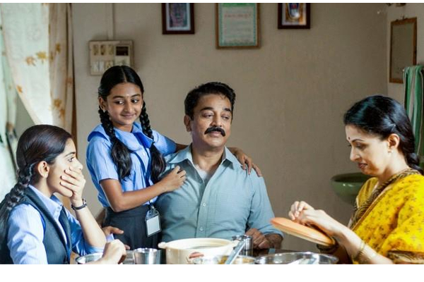 விருது விழாவிற்கு இப்படியொரு ஆடையில் 21 வயது நடிகை.. ஷாக்காகும் ரசிகர்கள் | Papanasam Actress Estheranil Latest Siima Photos