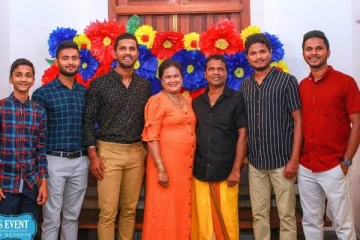 என் குடும்பத்துடன் நான்! அழகான புகைப்படத்தை வெளியிட்ட இலங்கை கிரிக்கெட் அணி நட்சத்திர வீரர்
