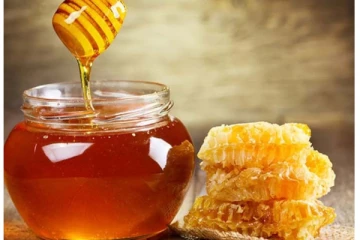 விஷமாகும் தேன்! இந்த பொருளுடன் தயவு செய்து சாப்பிடாதீங்க