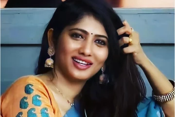 நைட் பார்ட்டிக்கு குட்டை ஆடையில் சென்ற ஜூலி!  அருகில் நெருக்கமாக இருப்பது யார்?